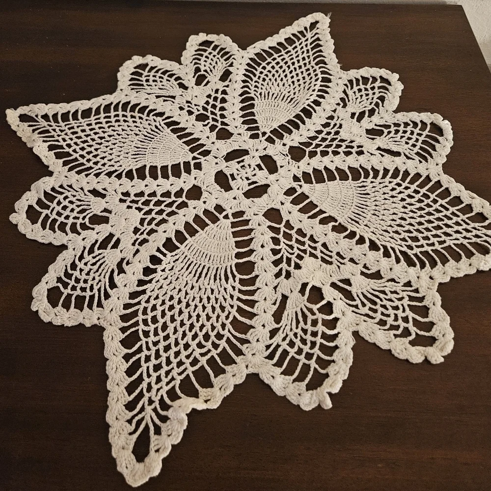 Crochet Cotton Pineapple Stitch Floral Doily Table Topper